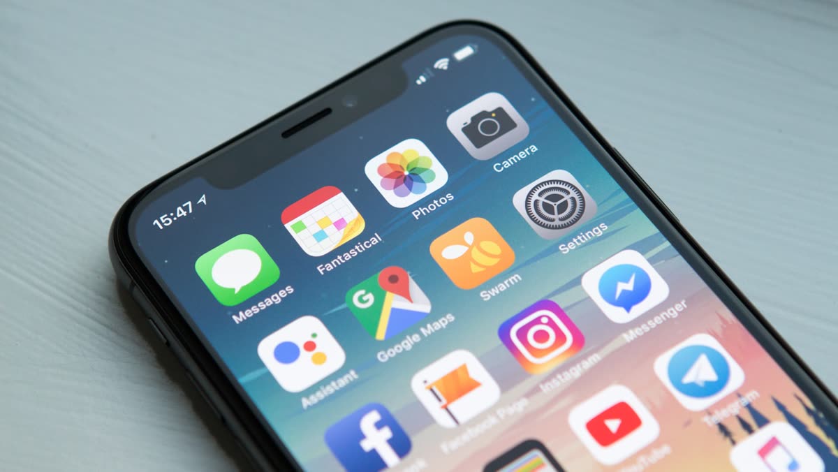 Smartphone messaging apps used to test broadcast template delivery